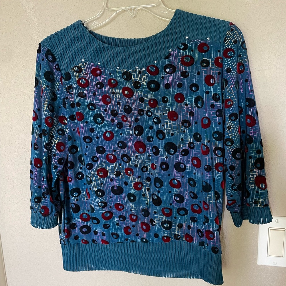 Loose fit quarter sleeve